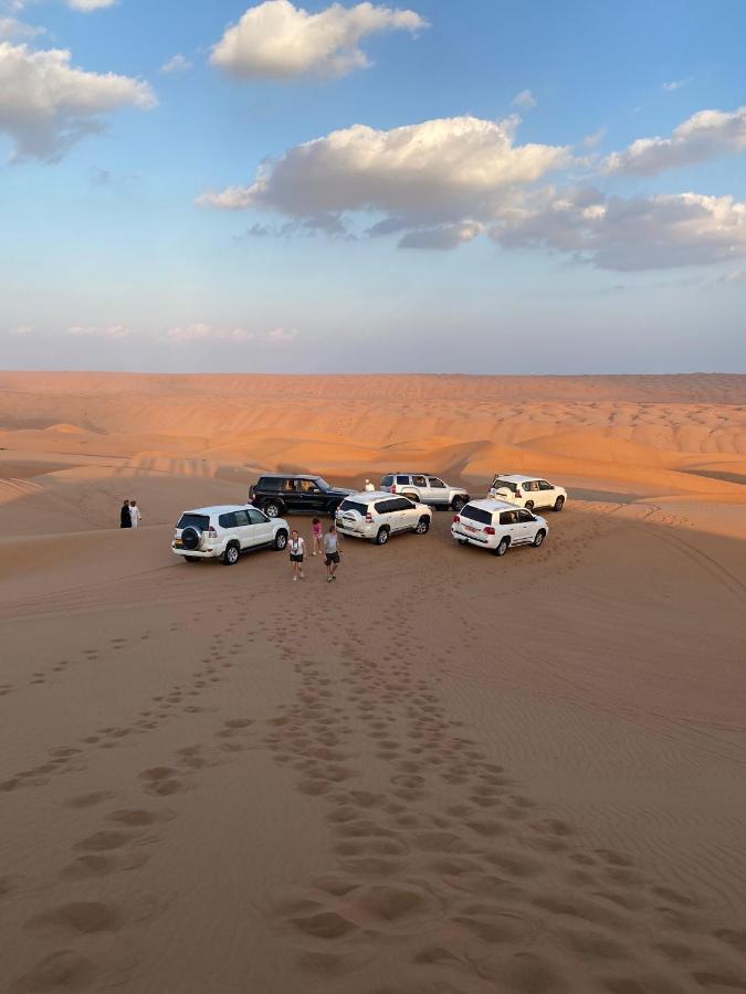 Luxury tent Sunrise Desert Local Private Camp
